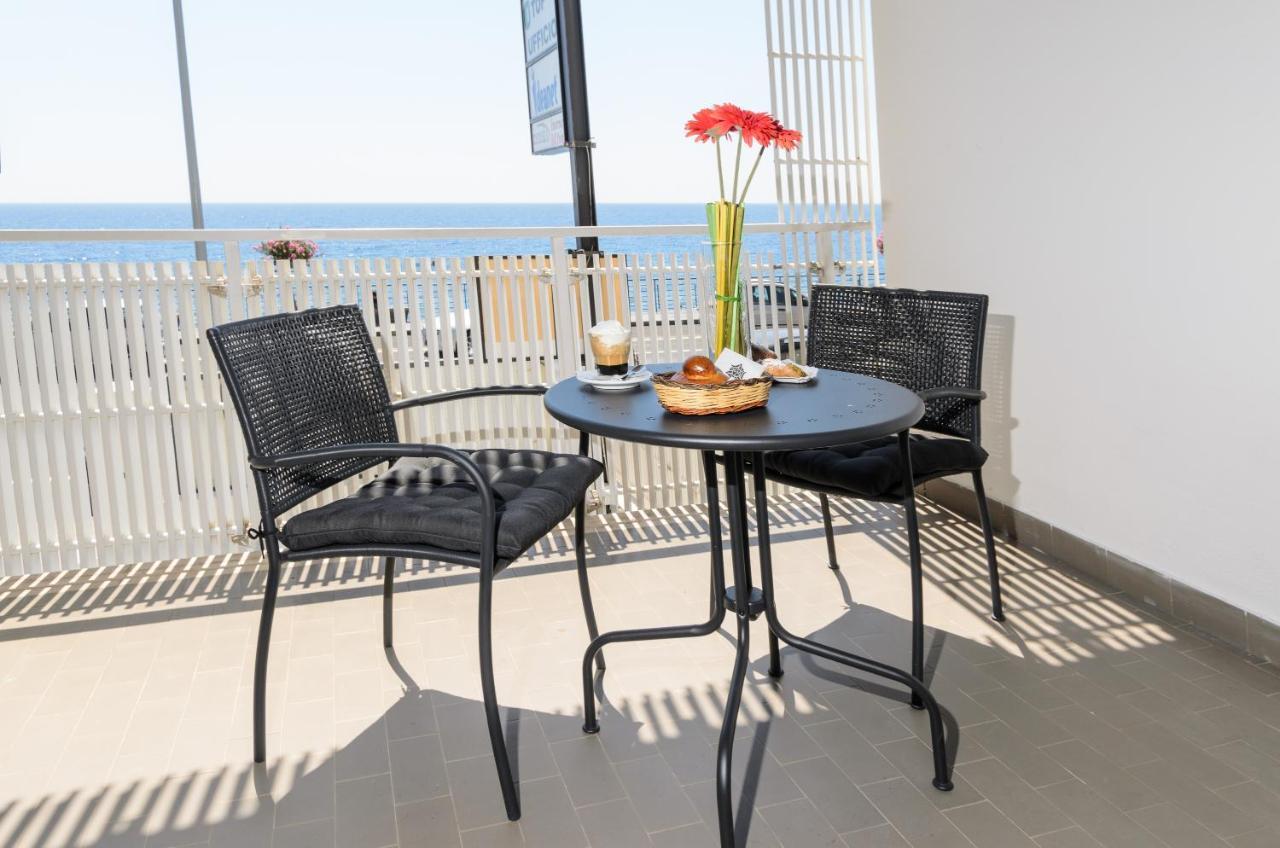 Marina D'Agro Residence Санта-Тереза-ди-Рива Экстерьер фото